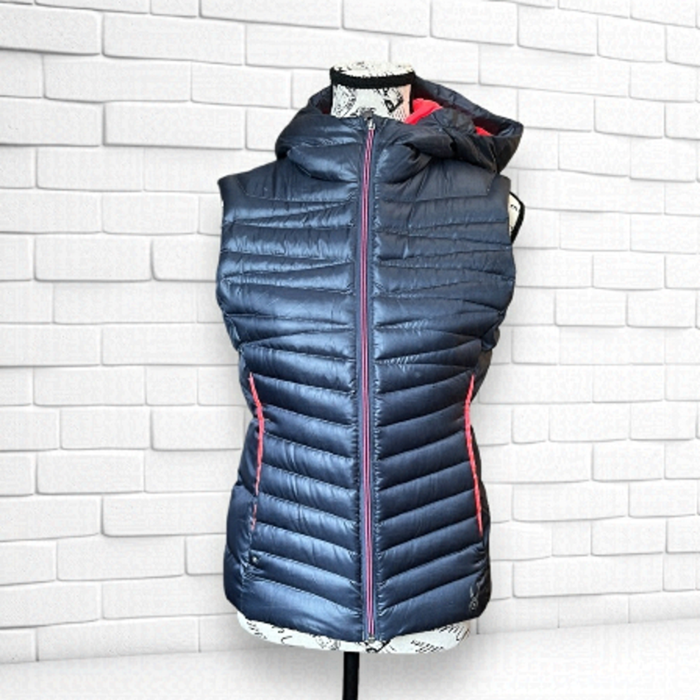 Woman’s Spyder Puffer Vest Small